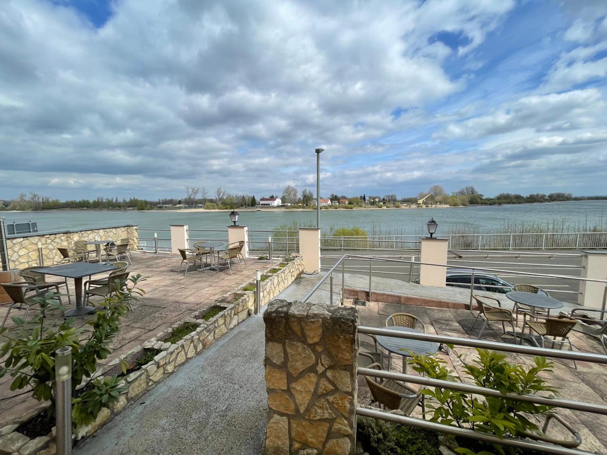 Pension Nierstein Bei Mainz ภายนอก รูปภาพ